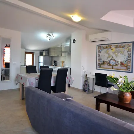 Ana & Mauricio Διαμέρισμα Ρόβινι